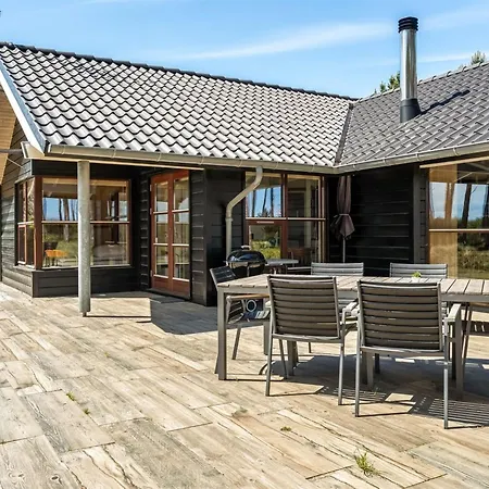Groa - 50m From The Sea By Interhome *